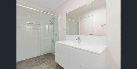 Family Home in White Rock - Walk to Nature! - Photo 3