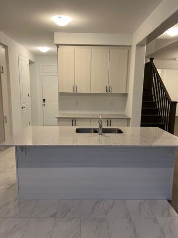 For Lease - 76 McBride Trail, Barrie, Ontario - Photo 5