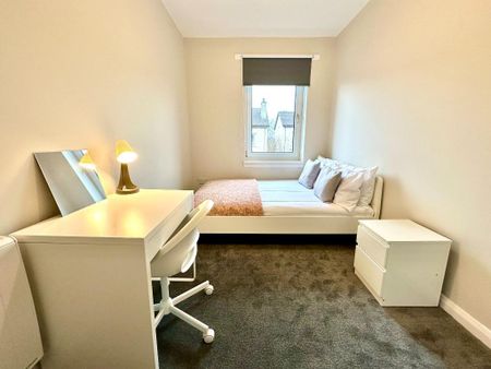 4 bedroom flat to rent - Photo 5