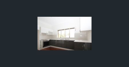 ELEVATED 3 BED HOME - Photo 4