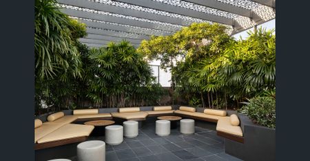 Botanica Residences - Unfurnished 1 bedroom apartment - Photo 2