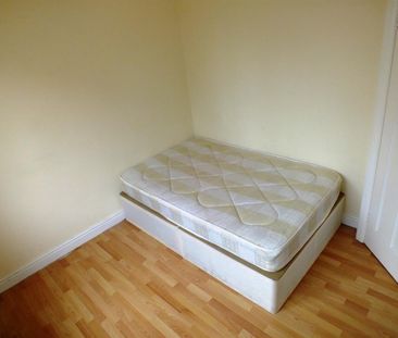 3 bedroom House To Let - Photo 5