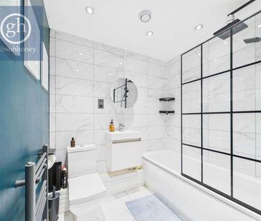 Adstock Court, Ruislip, HA4 - Photo 2