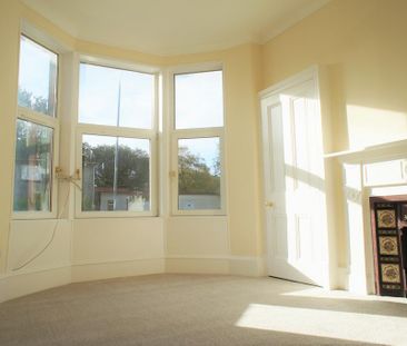 3 bedroom flat to rent - Photo 2
