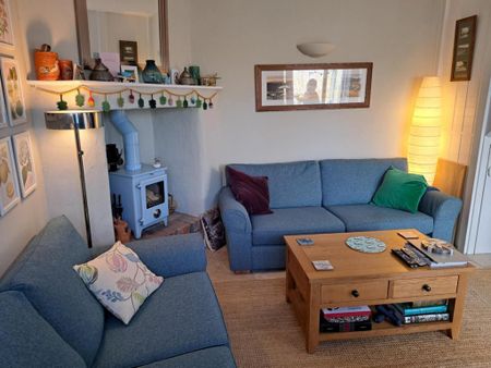 3 bedroom semi-detached house to rent - Photo 2