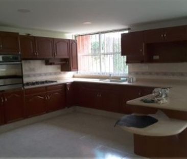HERMOSA CASA EN RENTA - Photo 2