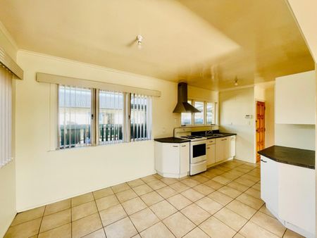 PAPATOETOE, 3 BEDROOMS - Photo 4