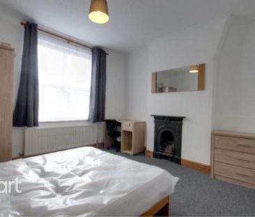 3 bedroom end of terrace house to rent - Photo 4