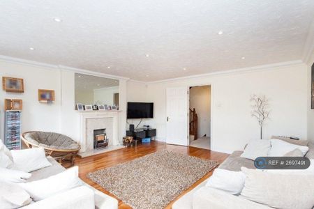 4 bedroom terraced house to rent - Photo 2