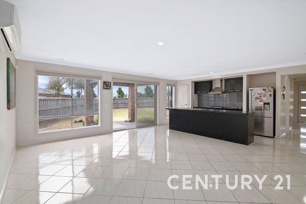 Family Home in Cranbourne - Photo 1