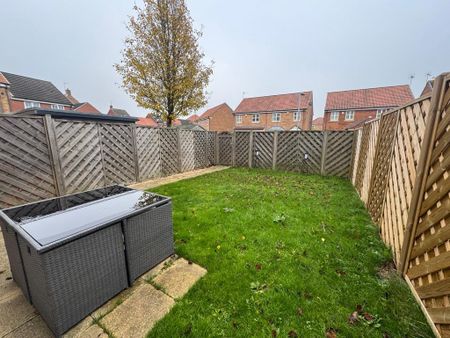 3 bedroom end of terrace house to rent - Photo 3