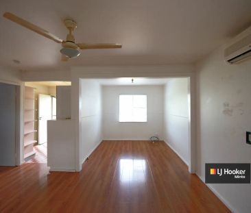 5 Lochee Ave, Minto NSW 2566 - Photo 2
