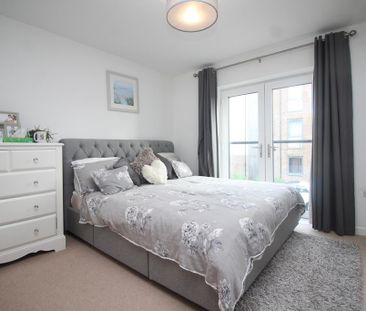 3 bedroom end of terrace house to rent - Photo 2