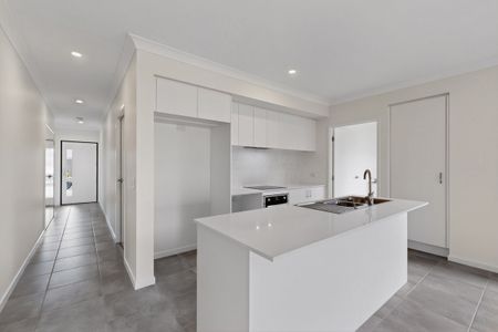 BRAND NEW - 4 Bedroom Home - Modern, Stylish & Ready to move in! - Photo 3