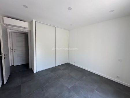 Location Appartement 2 pièces 45 m2 à Ajaccio - Photo 4