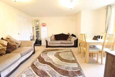 2 bedroom flat to rent - Photo 2