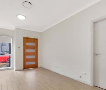 Contemporary Living - Photo 3