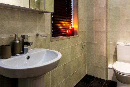 6 bedroom house to rent - Photo 2