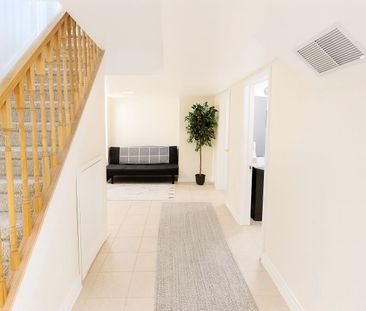 For Lease - 17 Kelsey Crescent, Barrie, Ontario - Photo 4