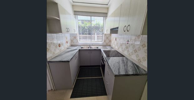 Quiet Garden Studio Unit with free WiFi - Photo 1