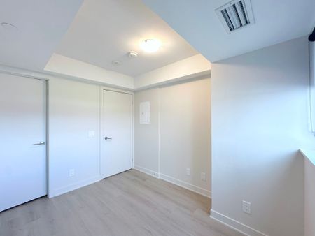 For Lease - 3385 Dundas Street Unit# 510, Toronto, Ontario - Photo 2