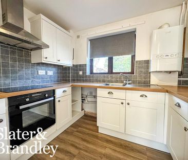2 bedroom semi-detached house to rent - Photo 5