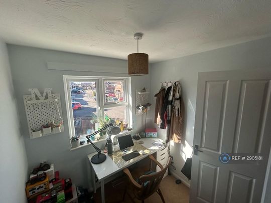 3 bedroom semi-detached house to rent - Photo 1