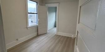 2 Bedroom, 1 Bath in Kitsilano-Rental Building - Photo 2