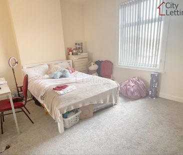 2 Bedroom End Terraced House - Photo 3