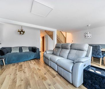 3 bedroom detached house to rent - Photo 3