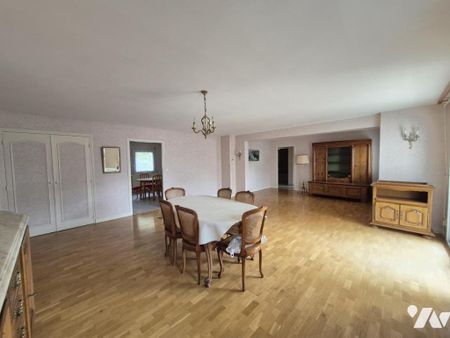 À louer – Bel appartement de 107 m² au cœur de Malestroit - Photo 2