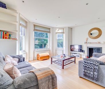 NO SHARERS, sorry. A spacious three bedroom mansion apartment is on... - Photo 4