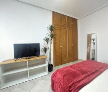 Calle Sanz Raso, Madrid, Community of Madrid 28038 - Photo 3