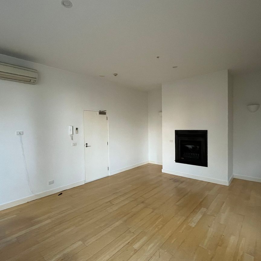 26/149 Fitzroy St, St Kilda, VIC 3182 Australia, St Kilda. - Photo 1