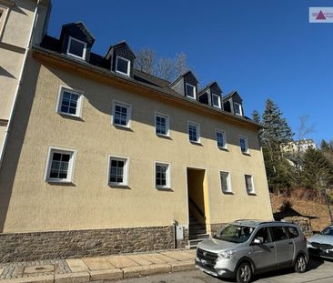 Erstbezug nach Renovierung - gemütliche 4-Raum-Dachgeschosswohnung ... - Photo 2