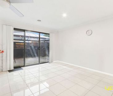 Charming Family Home in Cranbourne East - Photo 1