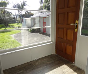 Epsom 3 bdrm classic bungalow on a full section - Photo 4