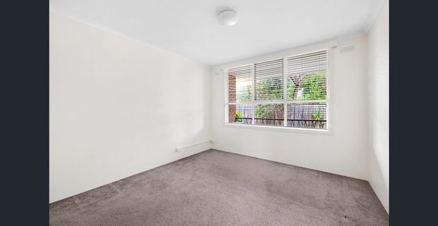 Fabulous Position with Courtyard! - Photo 1