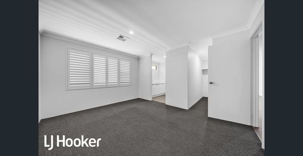 4x2x2 with Theatre - Photo 1