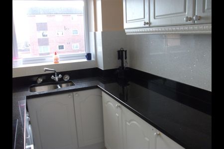 1 Bed Flat, Gurney Close, IG11 - Photo 5