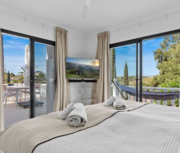 5 bedroom luxury Villa for rent in El Paraíso, Andalusia - Photo 4