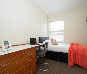 5 bedroom terraced house to rent - Photo 4