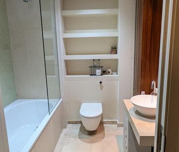 1 bedroom in a flat share to rent - Photo 1