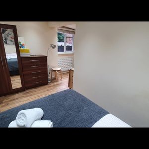 Studio Flat, High Road, NW10 - Photo 2