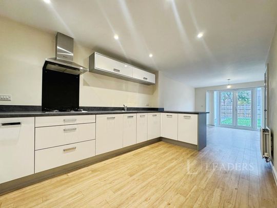 4 bedroom terraced house to rent - Photo 1