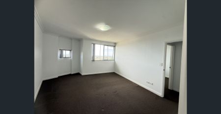 Split level two bedrooms plus study room apartment for rent - Photo 2