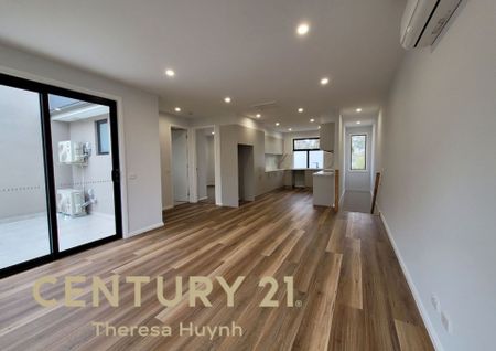 For Rent&colon; Spacious 2 Bedroom Townhouse - Photo 2