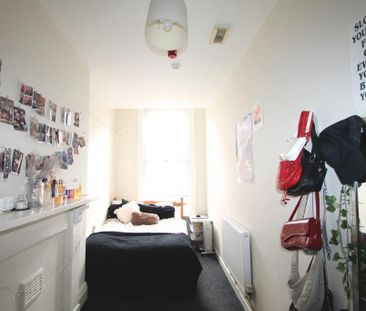 7 bedroom flat to rent - Photo 3