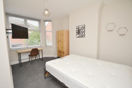 5 bedroom terraced house to rent - Photo 4