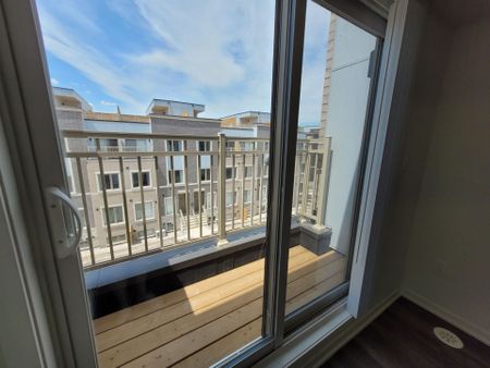 For Lease - 131 Honeycrisp Crescent Unit# TH215, Vaughan, Ontario - Photo 5